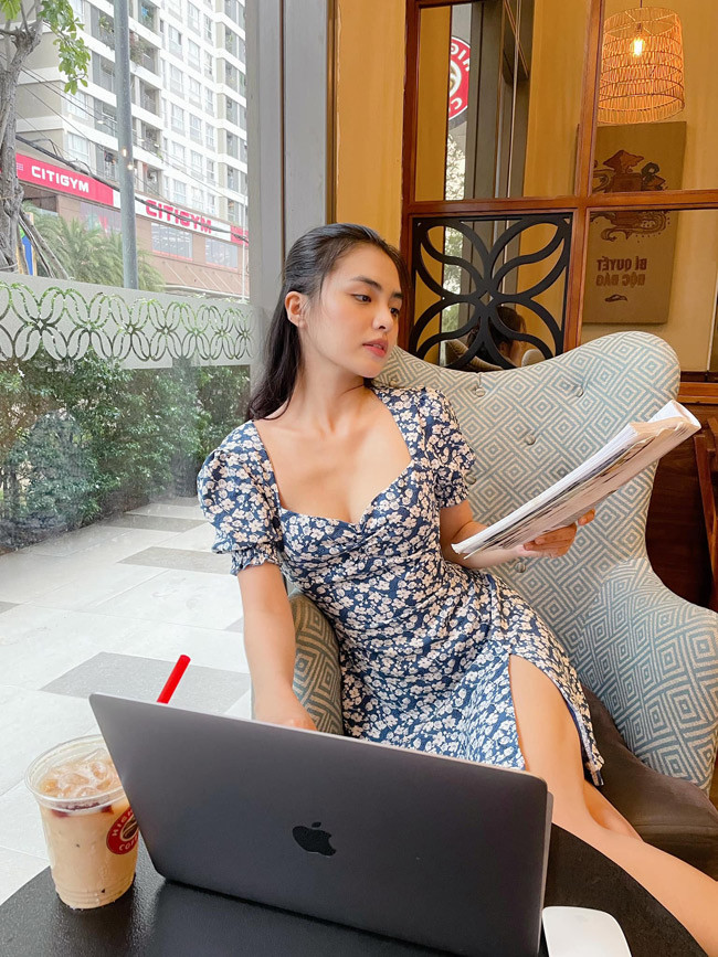 Vẻ đẹp rạng rỡ, dáng vóc thanh mảnh cùng đôi chân dài miên man khiến người đẹp 18 tuổi nổi bần bật trong dàn thí sinh Hoa hậu.