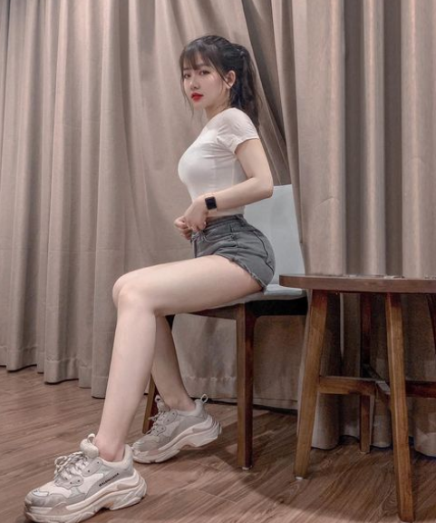 Câu chuyện thay đổi ngoại hình của Thùy Trang được cư dân mạng Trung Quốc biết đến.