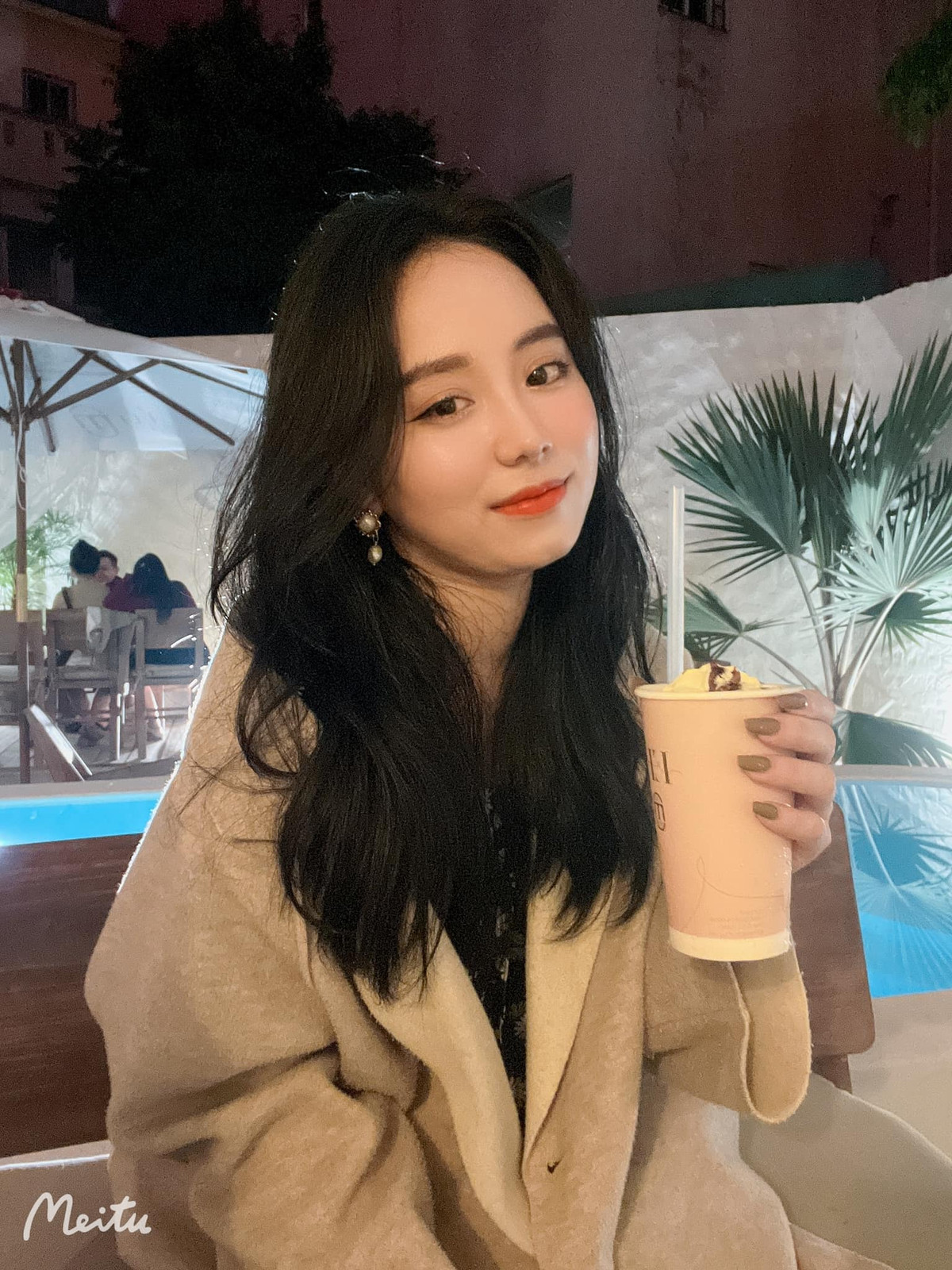 Sau khi liên tục dính lùm xùm về phát ngôn, cô giáo Minh Thu ít xuất hiện trên mạng. Ảnh: Tổng hợp