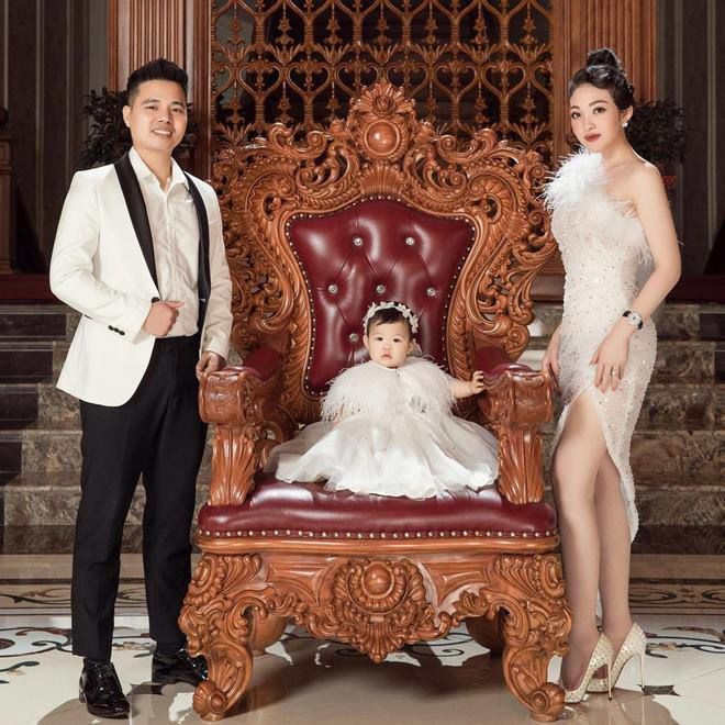 Trang cá nhân của Thu Hương từ 6.000 followers nay đã tăng lên 26.200 lượt theo dõi, đa số đều tò mò về sự giàu có của Thu Hương và cuộc sống sau khi kết hôn với ông xã đại gia.