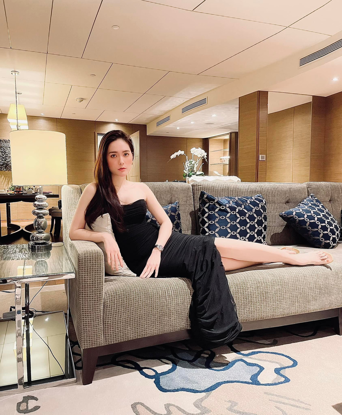 Hình ảnh khiến ai nấy cũng ngỡ ngàng bởi hiếm khi thấy nữ đại gia quận 7 lại chịu cởi kể từ khi lấy chồng sinh con.