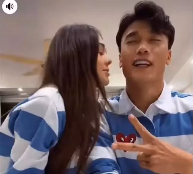 Trên story Facebook, Bùi Tiến Dũng mới đây hào hứng đăng tải đoạn clip thú vị bên bạn gái Dianka Zakhidova. Phải lâu lắm rồi thủ môn xứ Thanh mới lên sóng cùng người ấy.