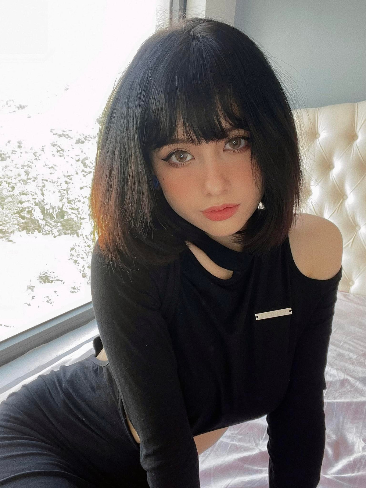 Lúc đầu, Sandra định hướng cho mình phong cách nữ tính hoặc thích chụp những bộ hình năng động, dễ thương. Sau đó cô nàng theo đuổi phong cách đường phố, hip hop đến tận bây giờ.