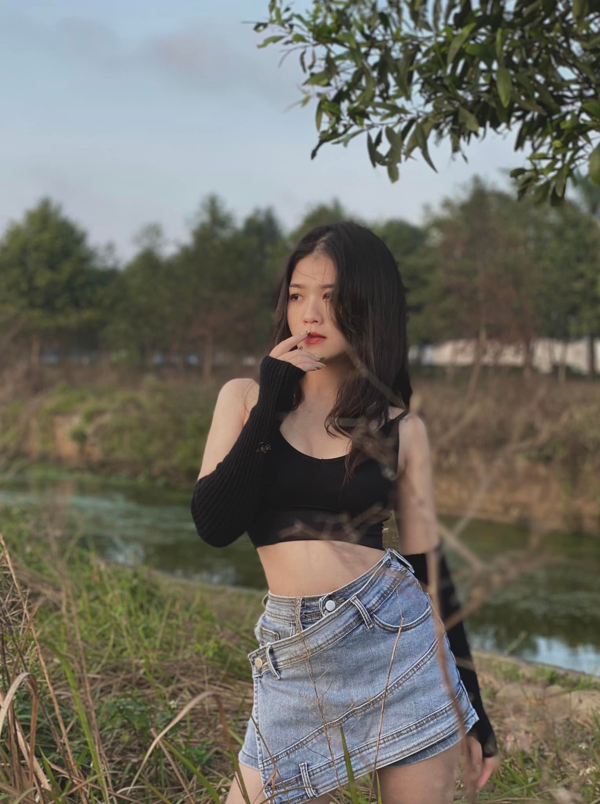 Kể từ sau khi chia tay Quang Hải, Huyền My khá kín tiếng và chỉ chuyên tâm vào làm việc, bán hàng online.