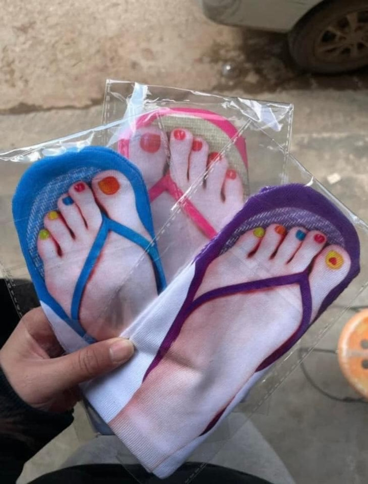 Có thể tiết kiệm tiền làm nail, thậm chí cả tiền mua giày dép khi sử dụng đôi tất độc đáo này.