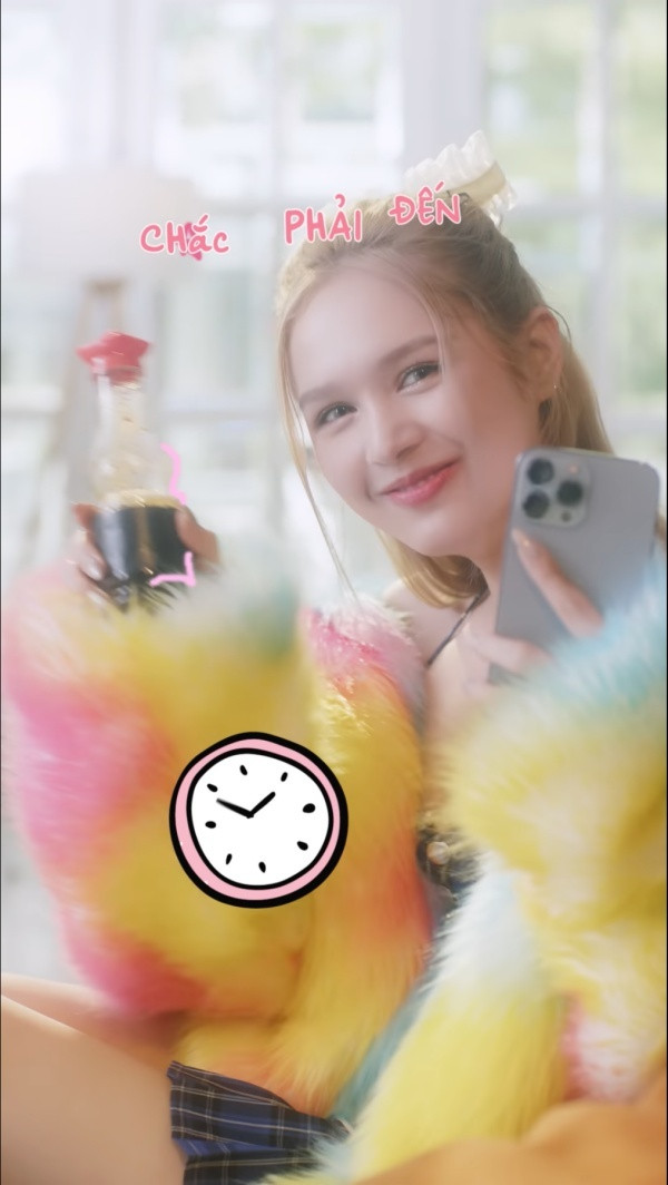 Nàng hot girl Gen Z vẫn rạng rỡ, xinh đẹp dưới bất kỳ góc máy, ống kính nào.