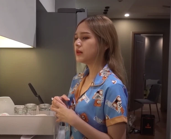 Bà xã streamer giàu nhất Việt Nam vẫn giữ vững gương mặt xinh đẹp, ngũ quan hài hòa, bất chấp mọi góc máy, ống kính.