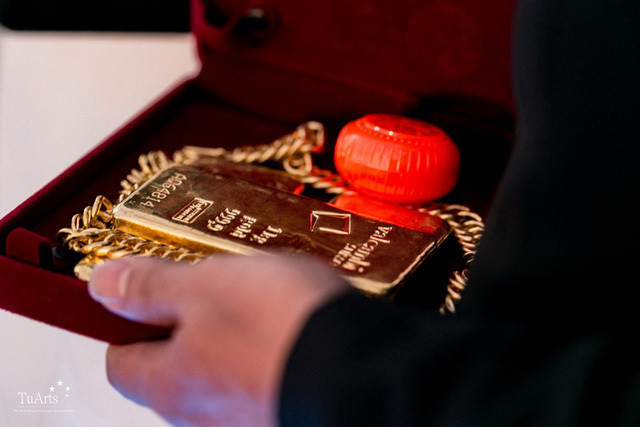 Của hồi môn trao cho Thu Thủy trong đám cưới khủng này cũng từng khiến cư dân mạng "lác mắt".