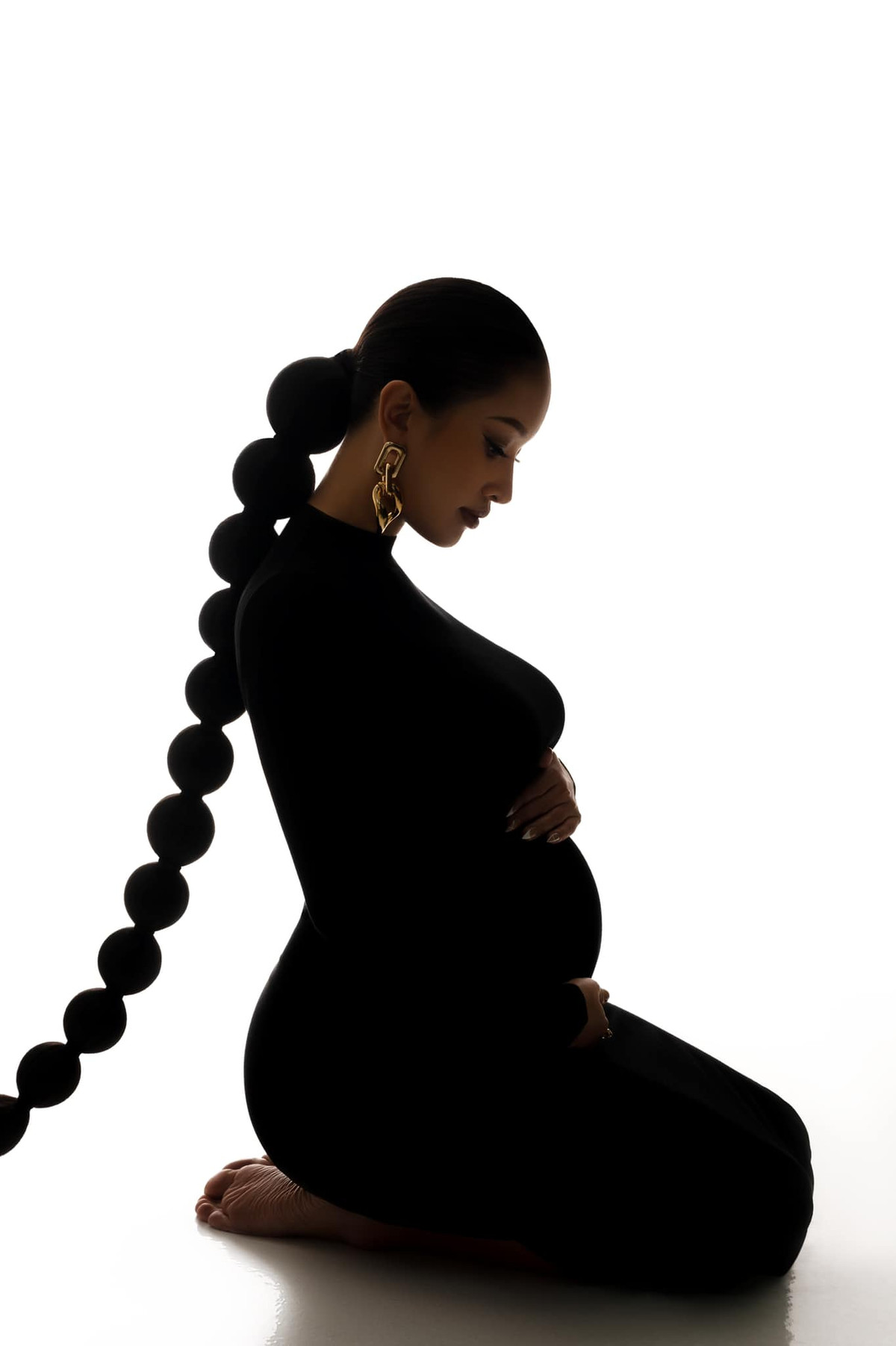 Cựu hot girl một thời kết hôn lần hai với ông xã doanh nhân trong lĩnh vực giáo dục và chuyển vào TP HCM sống từ cuối năm 2020.