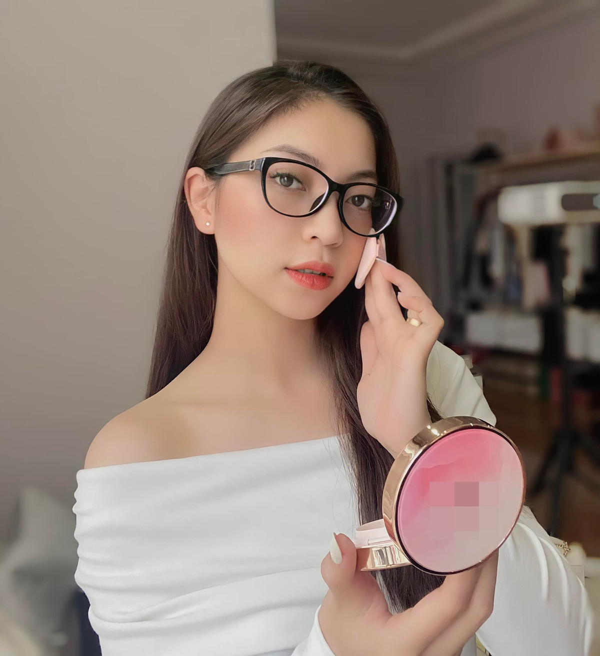 Kể từ khi trở thành "vợ người ta", nhan sắc của cựu WAGs ngày càng thăng hạng.