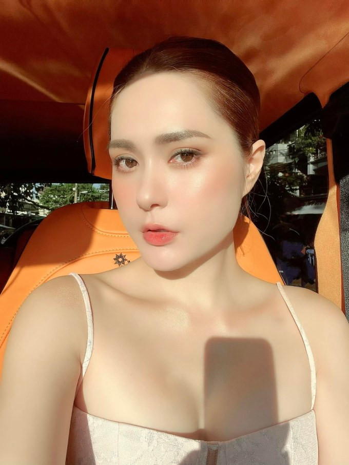 Gia đình cô hiện sống trong biệt thự rộng 300 m2 ở quận 7, TP HCM vô cùng khang trang và hiện đại. Ảnh: Tổng hợp