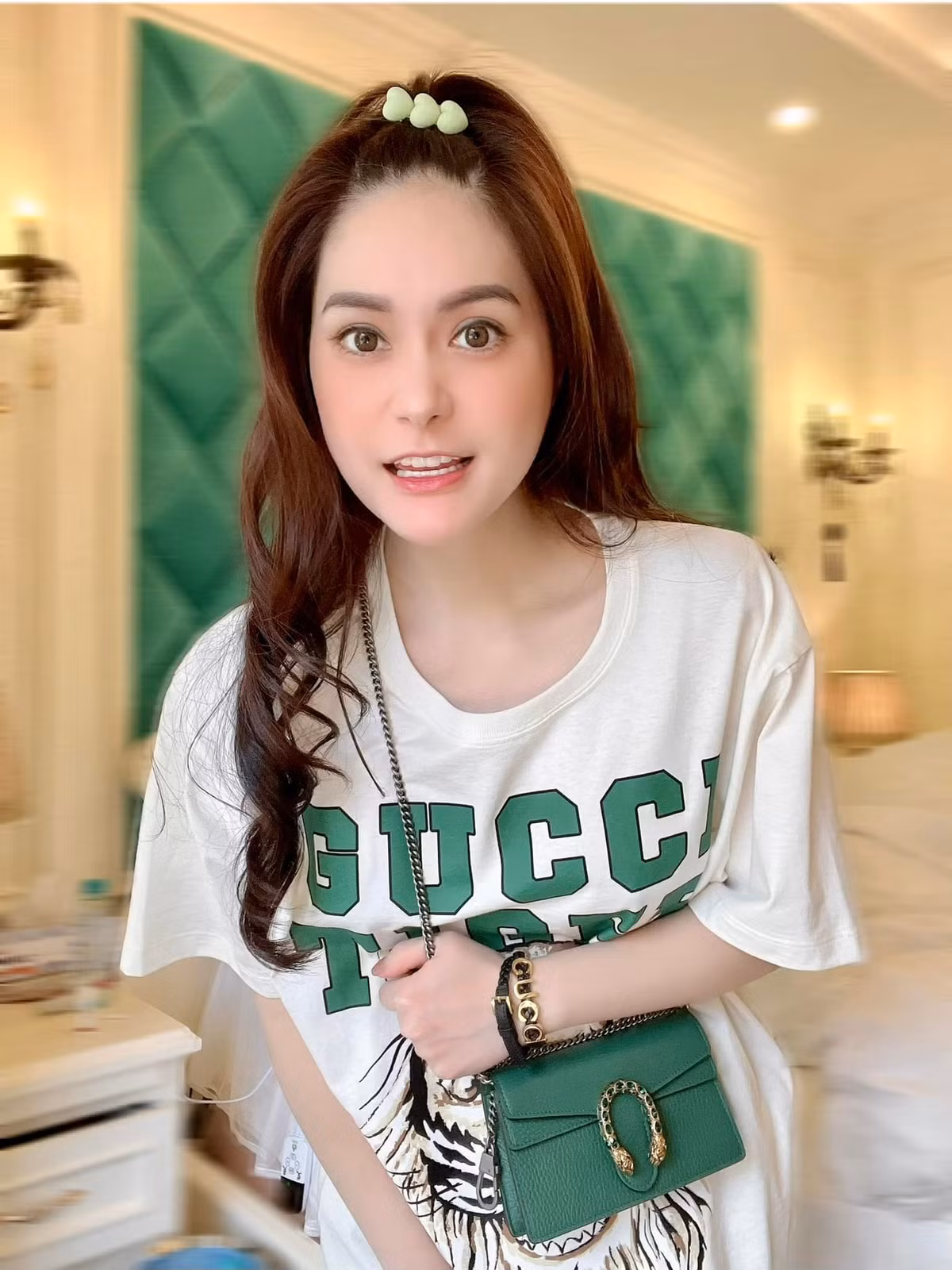 Không chỉ giàu có, " nữ đại gia quận 7" Đoàn Di Băng còn được mọi người ngưỡng mộ bởi nhan sắc.