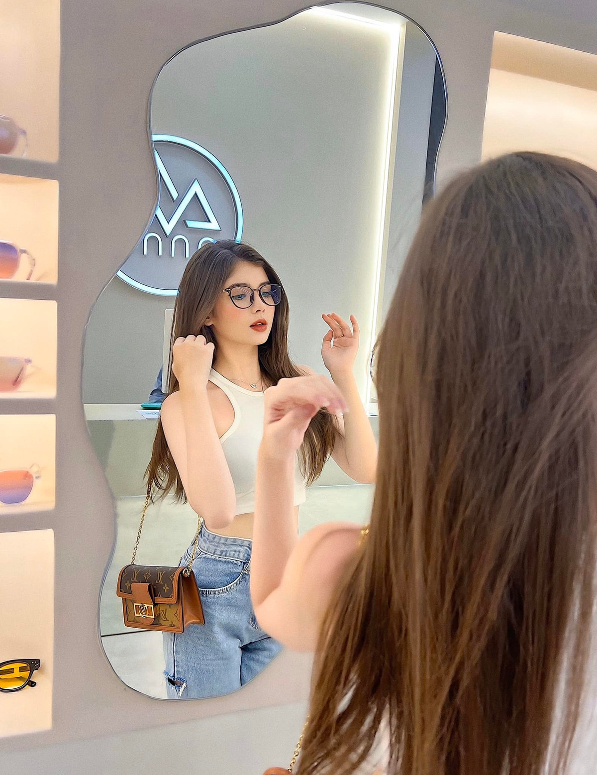 Hiện tại, Xuân Mai đang là gương mặt người mẫu ảnh đắt giá khi được nhiều local brand mời chụp hình lookbook. Ảnh: FBNV