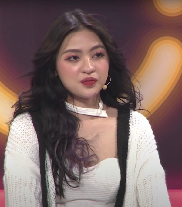 Một số bình luận trên các trang mạng khuyên Trần Thanh Tâm rằng nên tiết chế những cử chỉ, hành động của mình khi xuất hiện trên truyền hình.