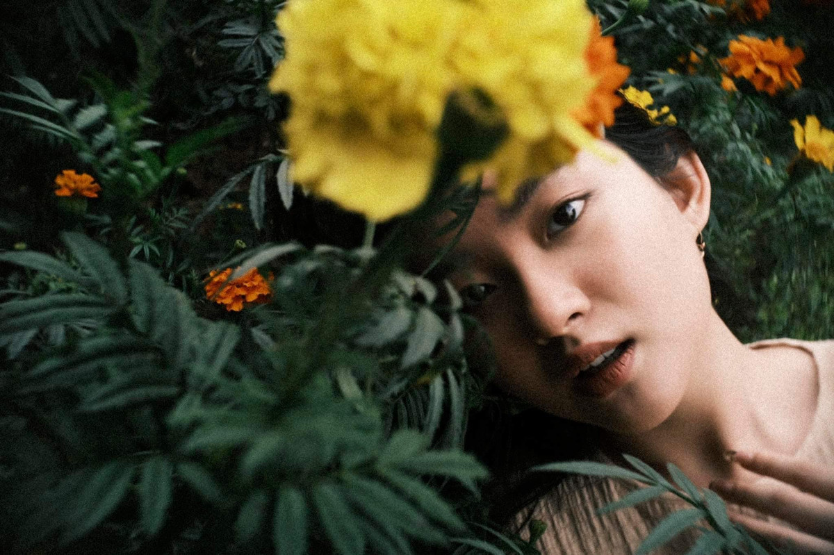 Không chỉ được yêu mến bởi ngoại hình xinh đẹp, hot girl Học viện Ngoại giao còn sở hữu bảng thành tích học tập ấn tượng.