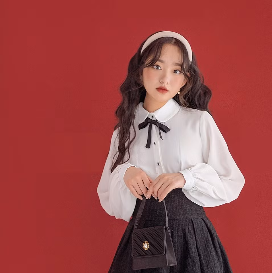 Nu sinh 2K xinh dep, hoc gioi duoc cu dan mang truy lung “info“