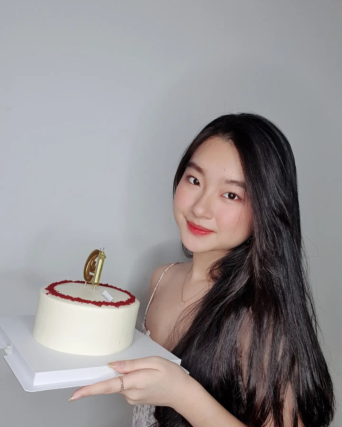 Theo chia sẻ với báo chí, ước mơ của nữ sinh 2K này chính là được đi du lịch nhiều nơi để trải nghiệm nhiều nền văn hóa, tiếp xúc với những người mới, có thêm mối quan hệ.