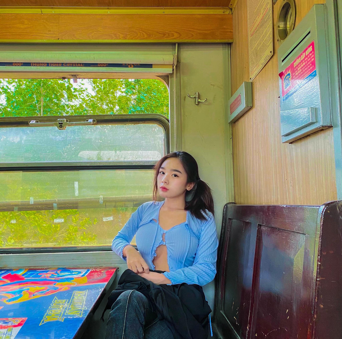 Nổi tiếng nhưng đôi khi cũng mang đến khá nhiều phiền toái cho Thiên Di, cô tâm sự: "Khi được mọi người chú ý em rất vui. Tuy nhiên cũng có rất nhiều nhận xét tiêu cực. Thật ra bản thân em không hề tự ti. Em rất hài lòng về cơ thể của mình".