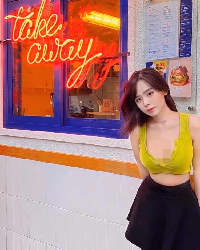 Trần Minh Thiên Di sinh năm 2001 là hot girl Sài thành nổi tiếng ngay từ khi còn học trung học phổ thông.