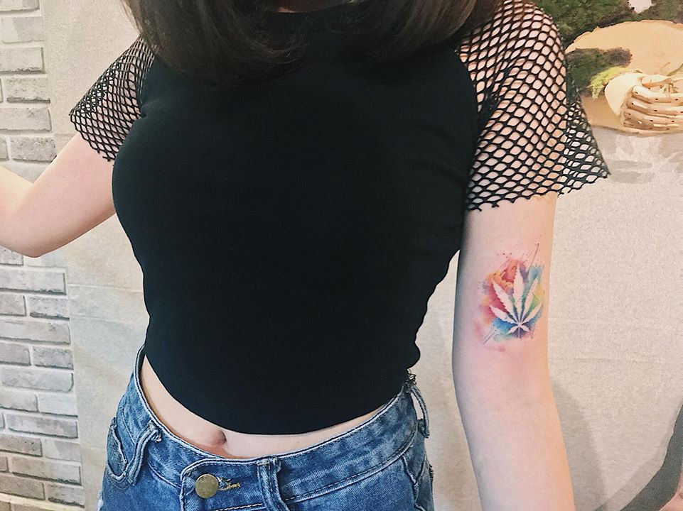 Với tổng số hơn 11 hình xăm, Linh Ngọc Đàm là một trong những nữ streamer có nhiều hình xăm nhất trên cơ thể.