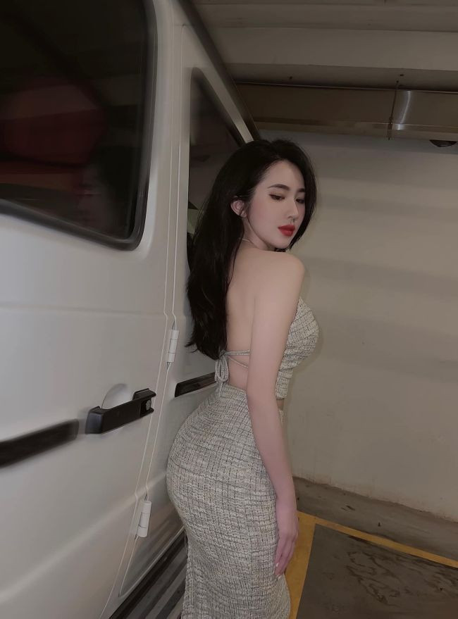 Nhờ gu thời trang đẹp mà Hồng Ngọc sở hữu lượng người theo dõi lớn trên trang cá nhân.