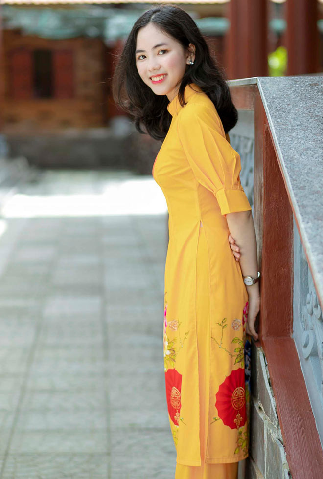 Hồng Lam được khán giả Olympia gọi với biệt danh: “Hot girl Olympia”, “Hoa khôi Olympia”.