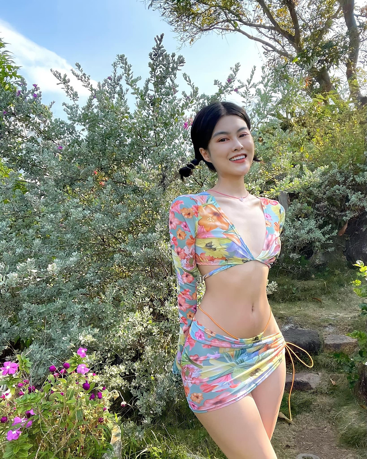 Cô gái sinh năm 1998 và từng tốt nghiệp chuyên ngành du lịch của một trường cao đẳng.