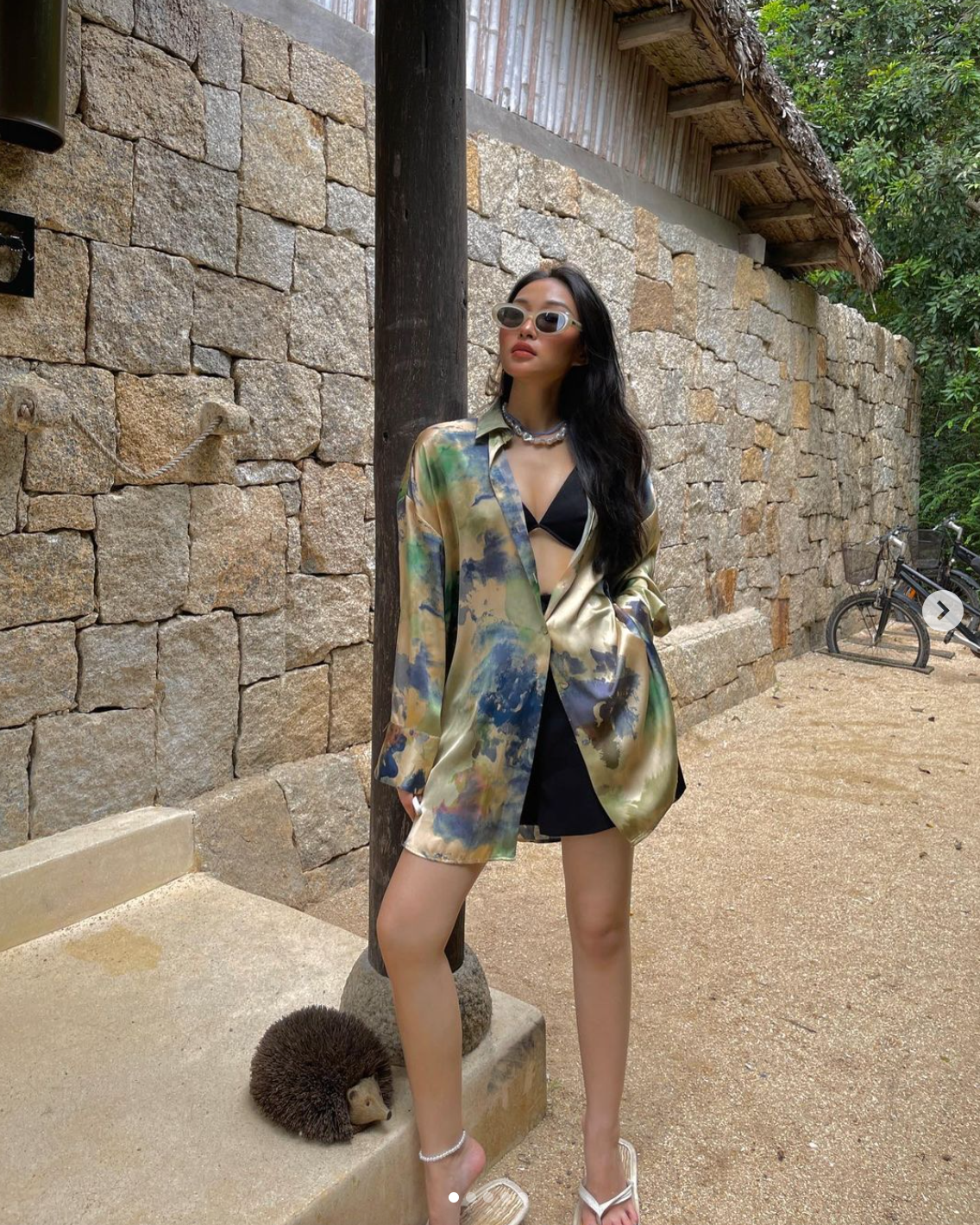 Được biết, đây là hot girl khá quen mặt trong làng mẫu Hà thành có tên Hà Vy Nguyễn.