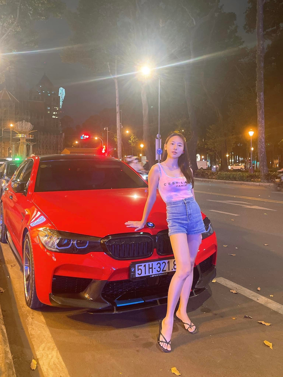 Kim Anh còn sở hữu nhan sắc xinh đẹp với gương mặt trái xoan và những đường nét thanh tú.