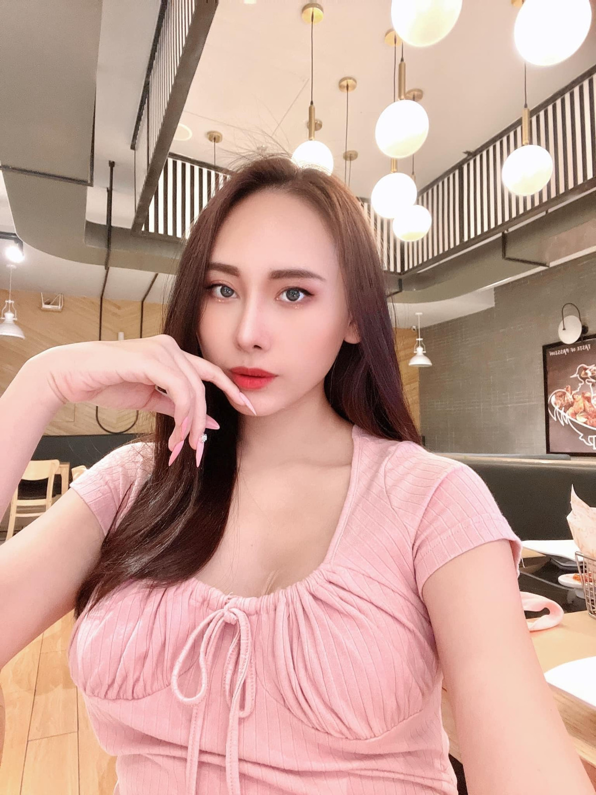 Trên trang cá nhân, vợ chồng Kim Anh thường xuyên khoe cuộc sống đáng mơ ước.