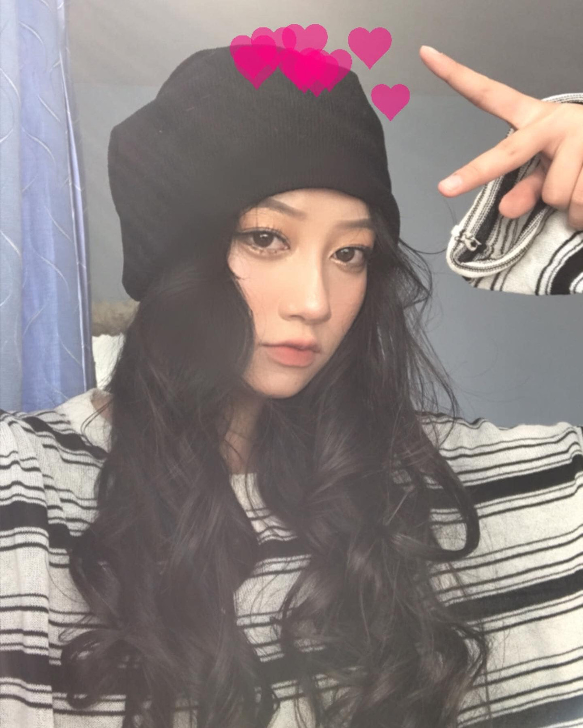 Xuân Mai sinh năm 2002, là sinh viên ngành Kinh doanh Quốc tế, trường ĐH Kinh tế - Tài chính TP HCM.