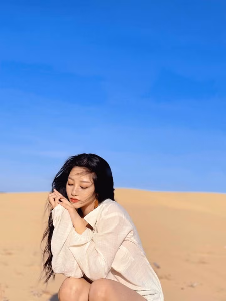 Xuân Mai cao 1m63, số đo hình thể lần lượt là 83-60-86. Với số đo cơ thể khá ổn, cô nàng luôn biết cách để khiến vẻ ngoài cuốn hút hơn.