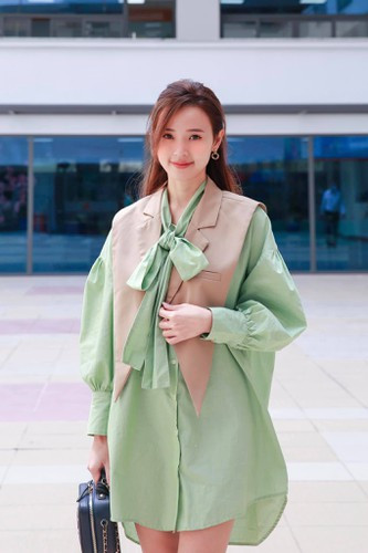 Với tốc độ bán đất siêu nhanh, Midu được nhiều dân mạng ví "super sale", "best seller" bất động sản, bán đất như bán quần, bán áo.