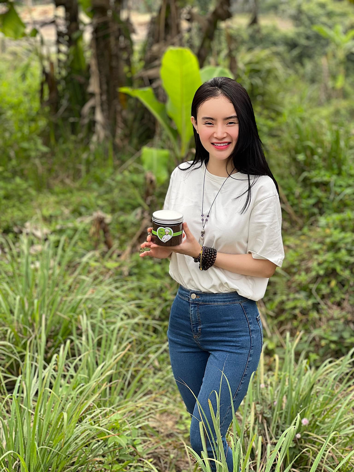 Trước đây, Phương Trang hãnh diện khi được khen giống Angela Phương Trinh nên hiện cô càng vui vì tìm thấy nhiều nét đồng điệu với chị.