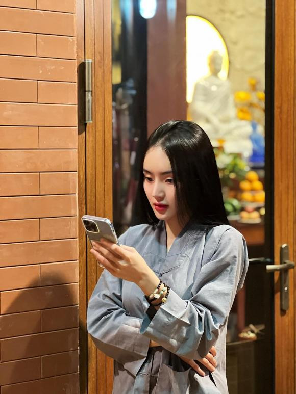 Hiện tại, Phương Trang đang cùng chị gái quản lý một vài nhà hàng chay tại TP Hồ Chí Minh.