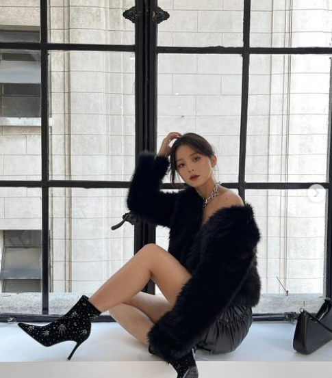 Chỉ nhờ một khoảnh khắc khoe góc nghiêng quá xinh đẹp, hot girl Chen Zi bất ngờ trở thành “nữ thần bắn cung” vạn người mê. Ảnh: IGNV