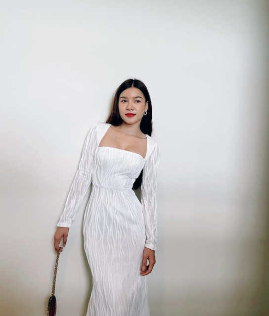 Sau khoảng 4 năm yêu chàng cầu thủ, Yến Xuân được cư dân mạng khen ngợi nhan sắc ngày càng thăng hạng. Có niềm đam mê tập gym nên cô vẫn giữ được vóc dáng đáng mơ ước.