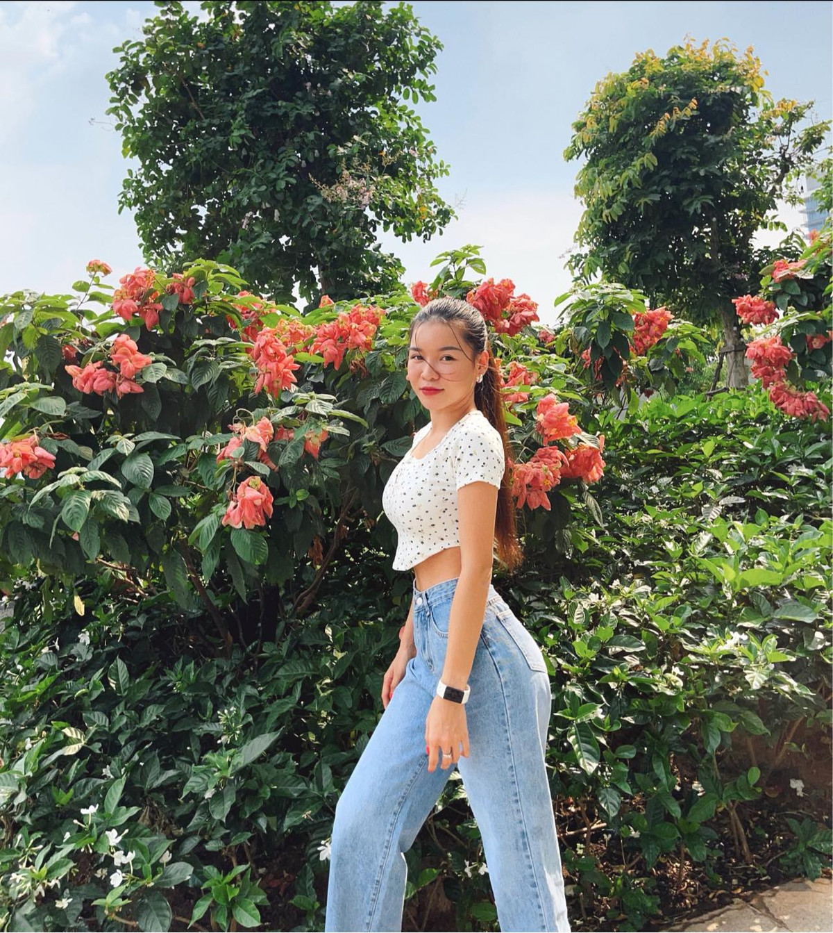 Trong dịp Giáng Sinh năm 2019, hot girl 9X từng sang Nga thăm gia đình bạn trai và cô được người thân của Lâm “Tây” rất yêu mến.