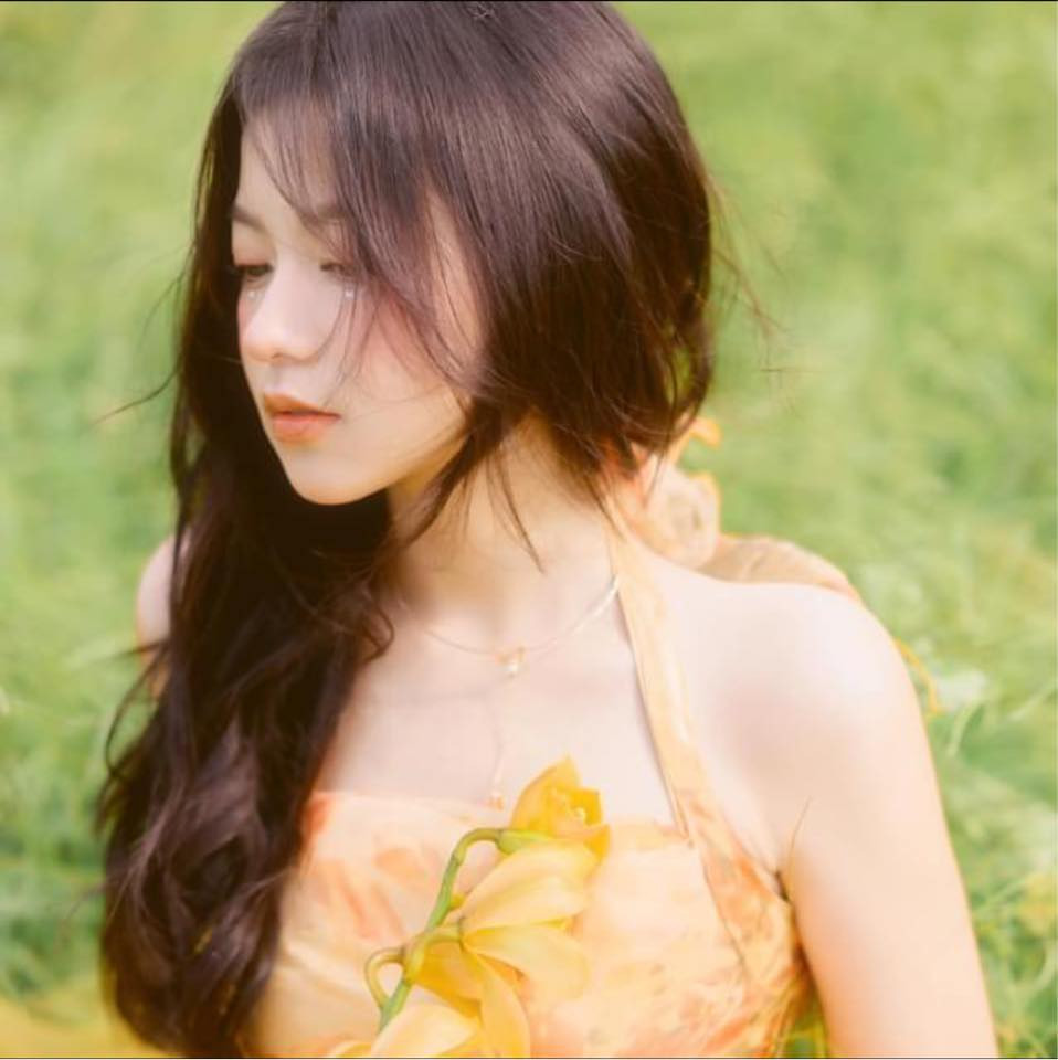 Là một cô gái năng động và luôn biết điểm mạnh ngoại hình của bản thân nên Trang Lucy không ngại theo đuổi phong cách thời trang ấn tượng, cá tính.