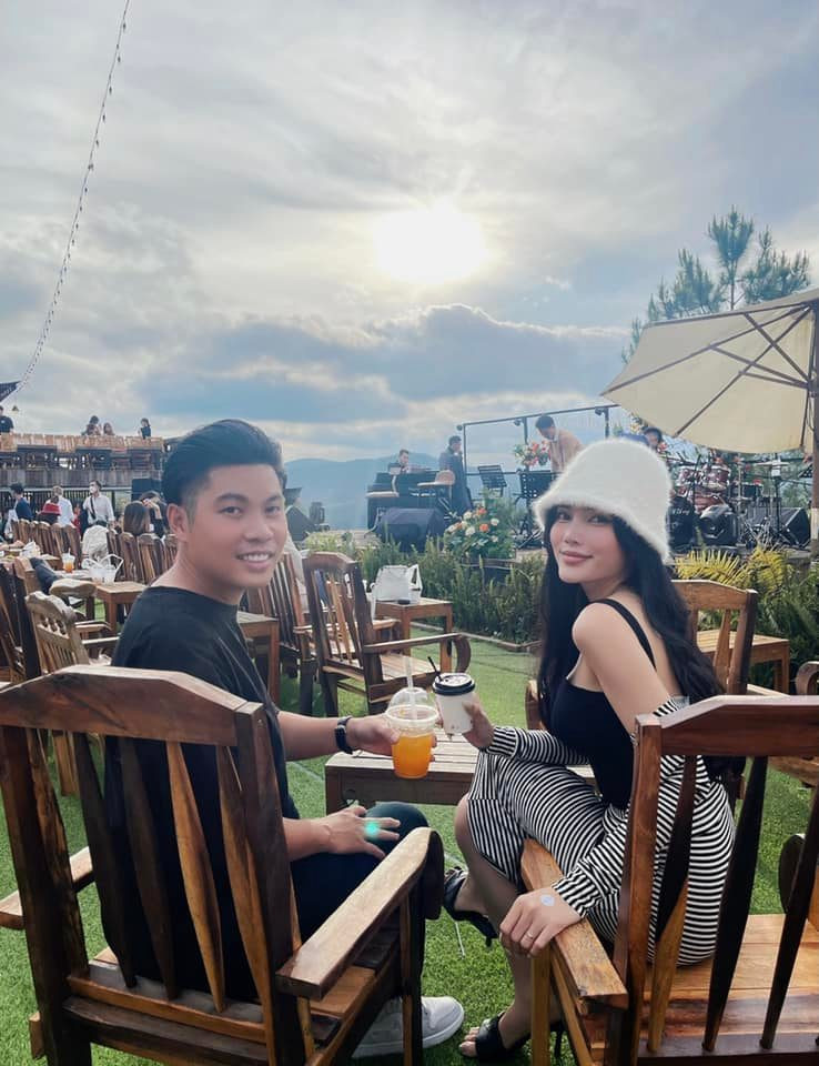 Phối Phối rất hài lòng và hạnh phúc với cuộc hôn nhân này. Cô rất vui vẻ và hạnh phúc, đặc biệt còn được cả chồng và nhà chồng cưng chiều. Ảnh: Tổng hợp