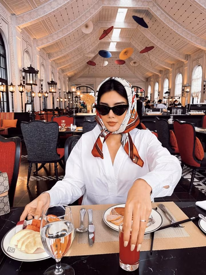 Sau khi về làm dâu, mối quan hệ giữa Phối Phối và mẹ chồng thay đổi một cách ngoạn mục. Cô được mẹ chồng yêu thương như con ruột, hỗ trợ nhiều thứ, thậm chí mẹ chồng, nàng dâu còn thường xuyên tâm sự với nhau.