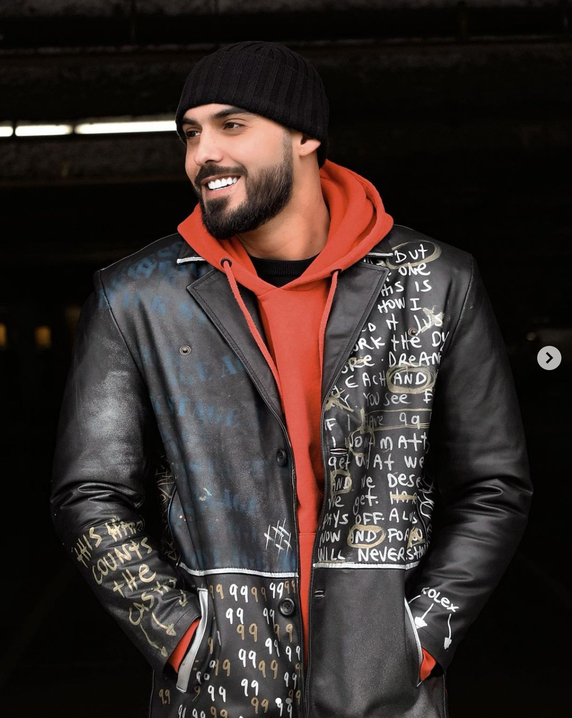 Anh nhận được vô số lời mời đóng quảng cáo, chụp mẫu và vụt sáng thành sao trong giới thời trang thế giới.