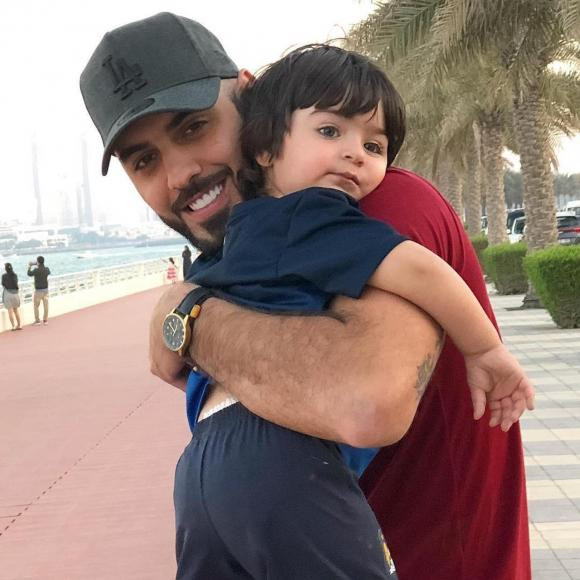 Hiện tại ở tuổi 32, anh đang có cuộc sống ổn định hạnh phúc bên cạnh vợ con.