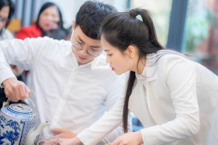 Hiện tại, gái xinh Huyền My mới chỉ thả "sương sương" tấm ảnh chụp của bản thân, chưa đăng tải hình ảnh hay thông tin gì thêm.