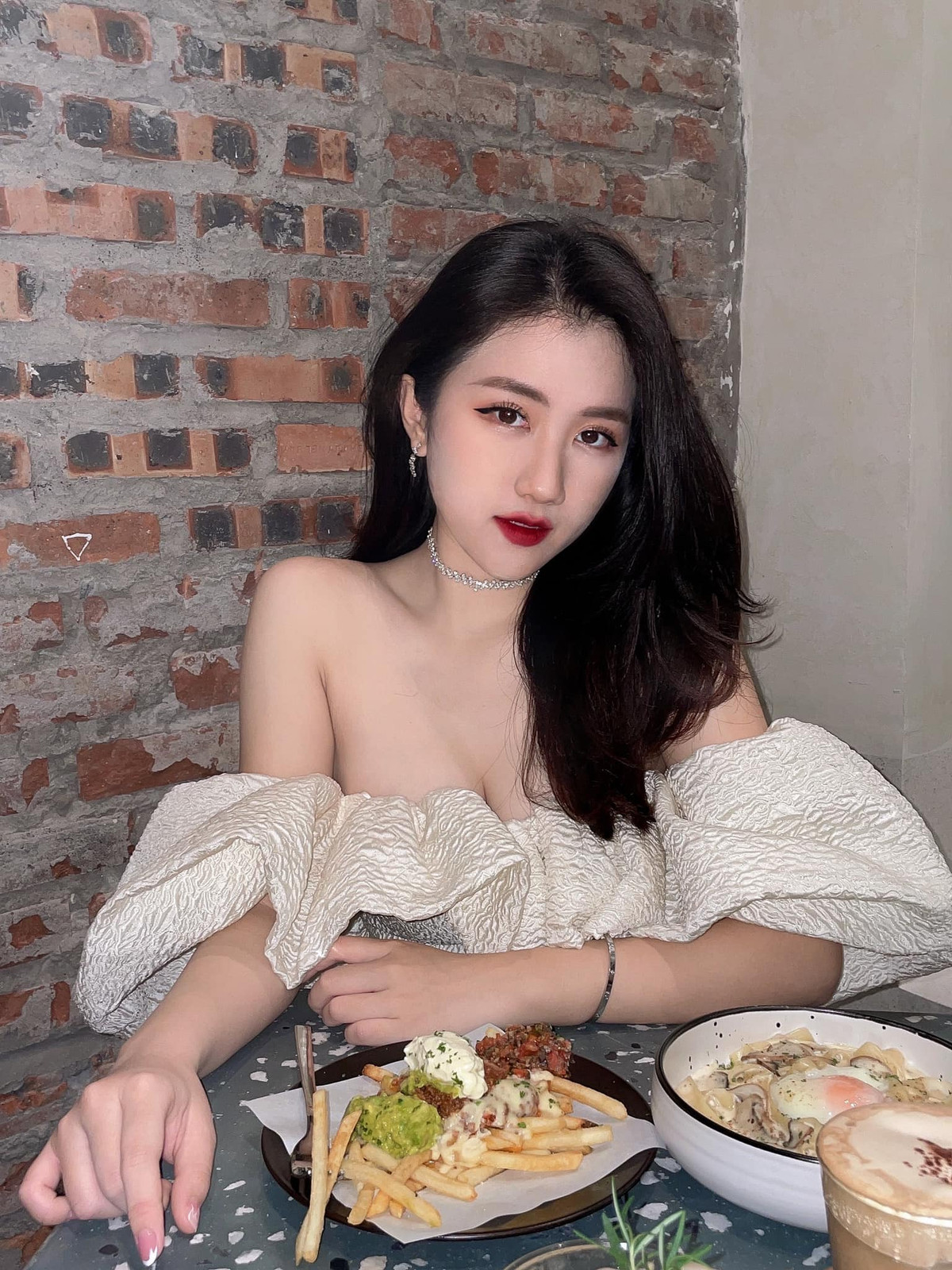 Dù mới tham gia và đội ngũ MC Esports Việt chưa lâu nhưng Linh Nắng đã sở hữu cho mình một lượng fan hâm mộ khá hùng hậu.