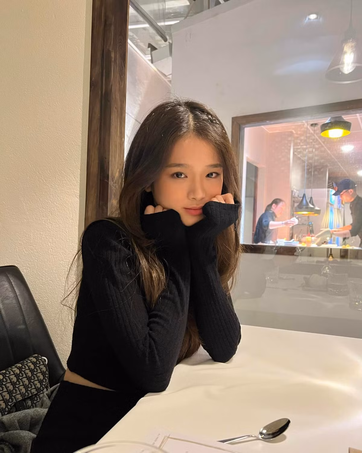 Gương mặt mộc hoàn toàn vô cùng thu hút, Linh Ka có thể xem là một trong những hotgirl xinh đẹp và đình đám hiện tại của Vbiz sau những scandal không hay. Ảnh: FBNV