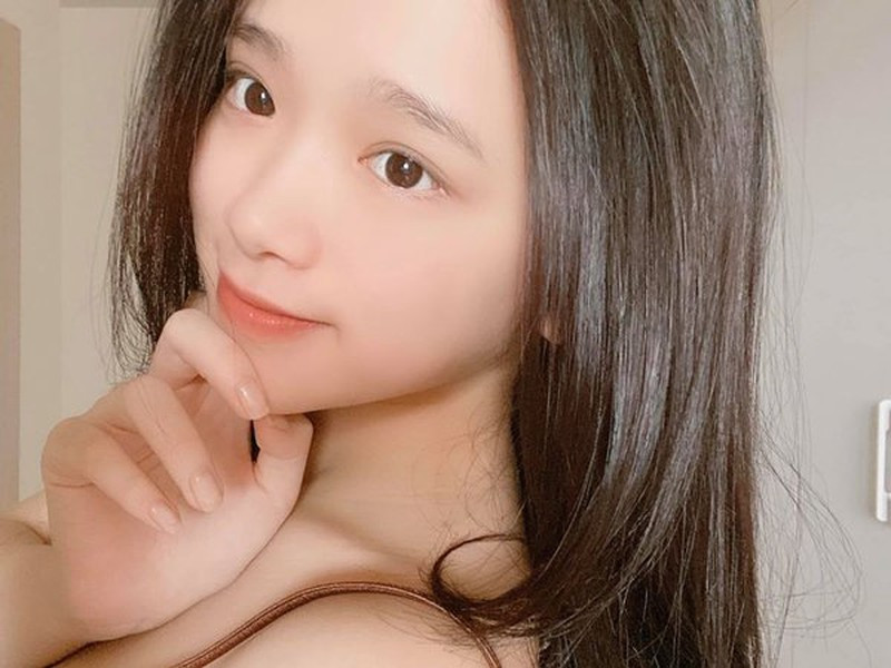 Với vẻ đẹp đó của mình, Linh Ka thường xuyên tự tin đăng tải những hình ảnh, video mặt mộc.