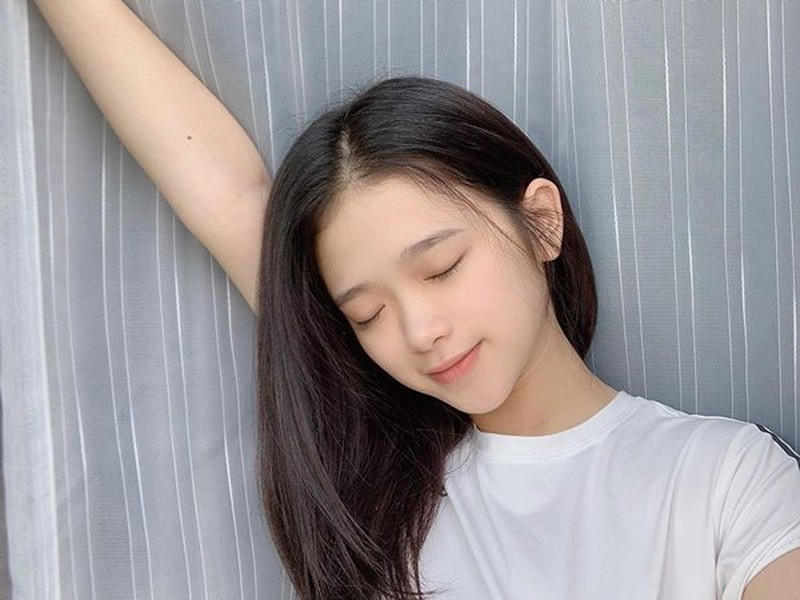 Linh Ka nhiều lần khoe làn da mộc chỉ đánh thêm xíu son môi thôi cũng quá lung linh.