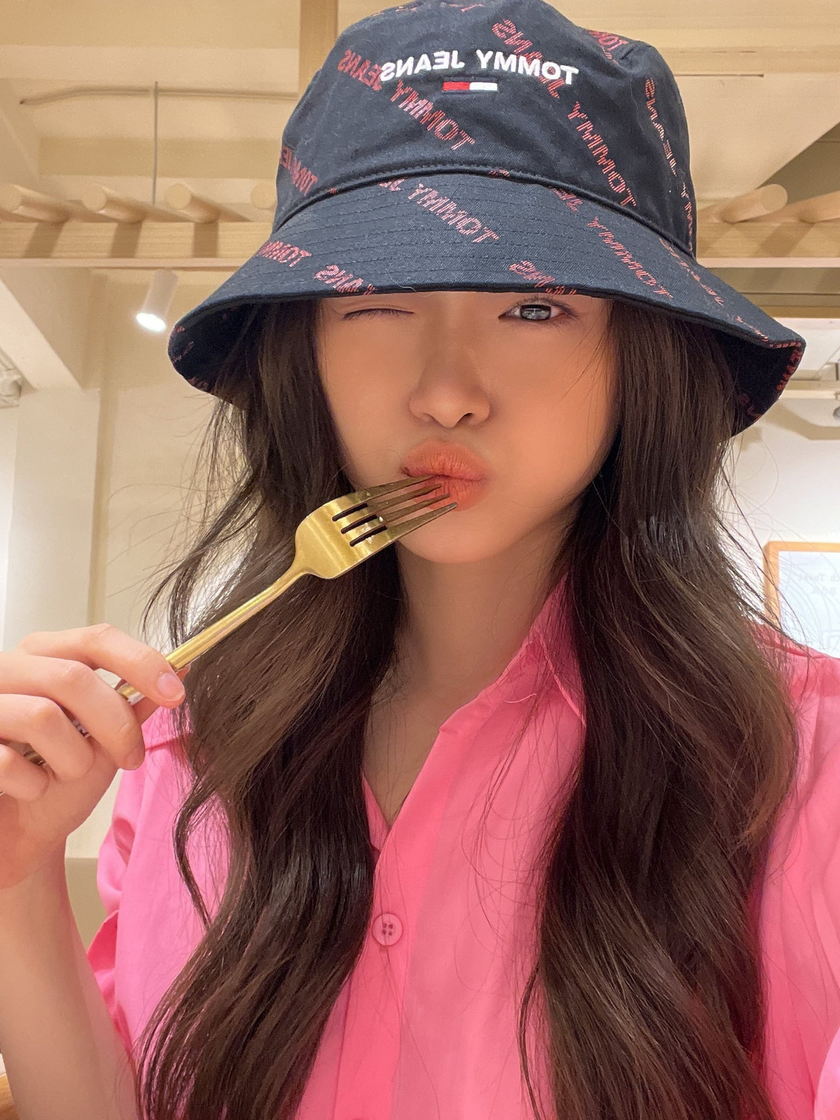 Để có được vóc dáng hoàn hảo, Linh Ka cho thấy nỗ lực rèn luyện nghiêm túc. Cô từng chia sẻ nhiều hình ảnh đi tập trên trang cá nhân.