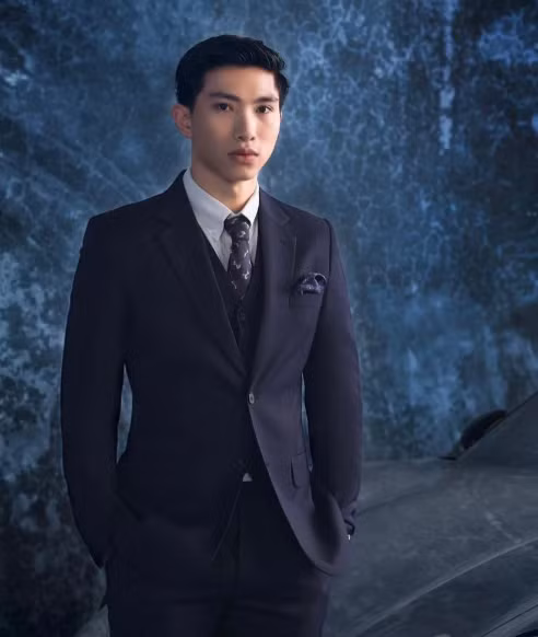 Bên dưới phần bình luận, nhiều người dành lời khen cho Văn Hậu. Không chỉ đá bóng hay, anh chàng còn sở hữu ngoại hình thu hút, không thua kém bất kì hot boy đình đám nào.